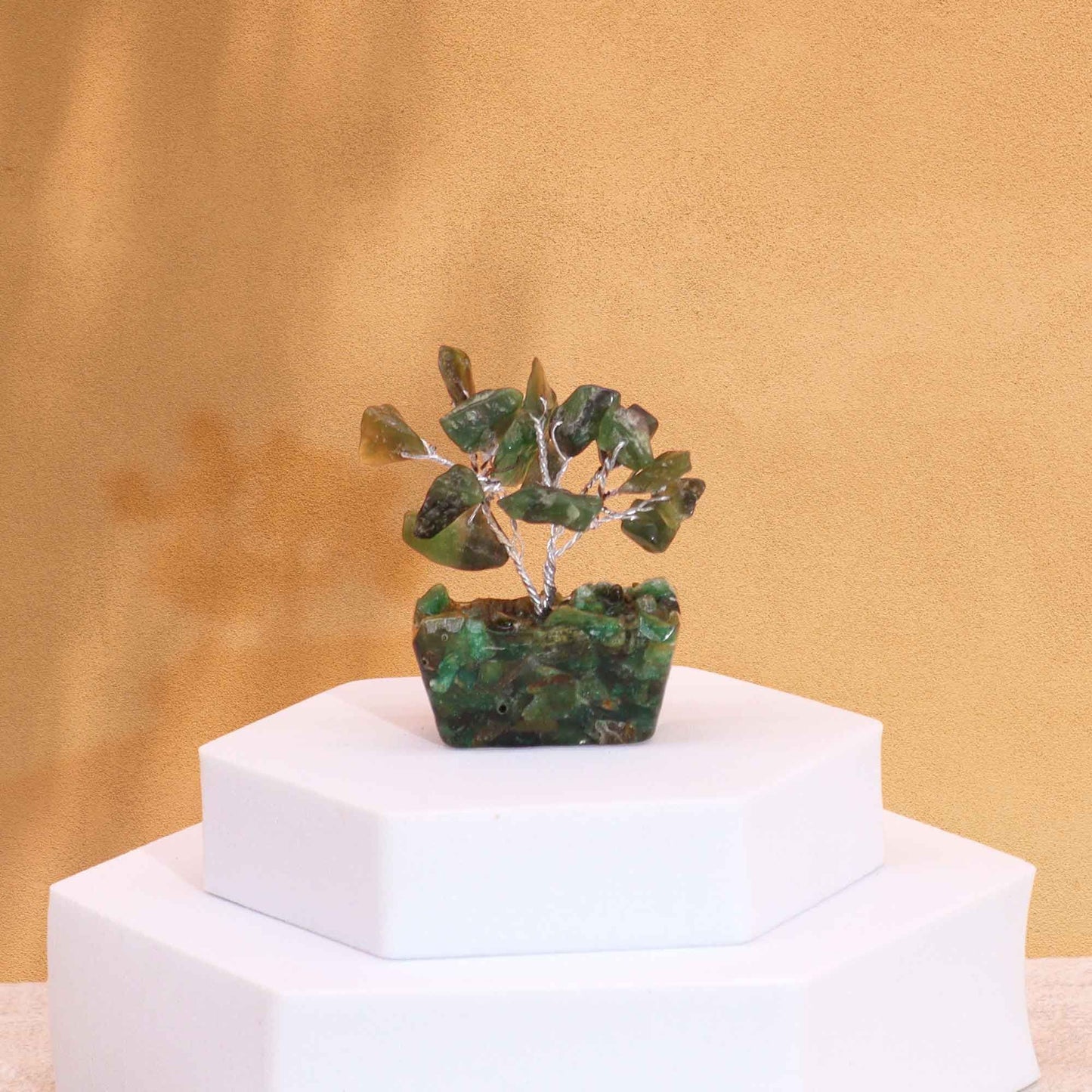 Mini árbol de piedras preciosas sobre base de orgonita - Aventurina verde (15 piedras)