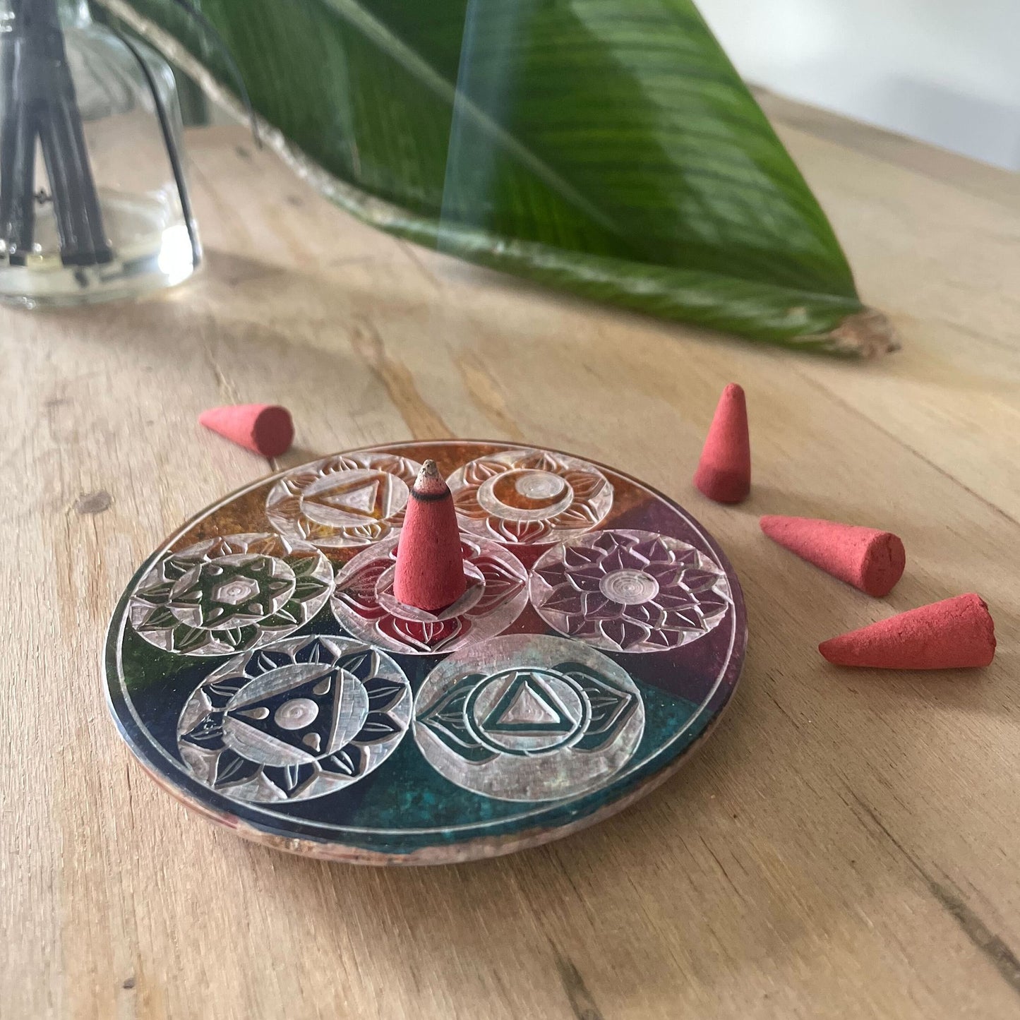 Porta Incienso de Cono en Disco de Esteatita 10 cm – Siete Chakras