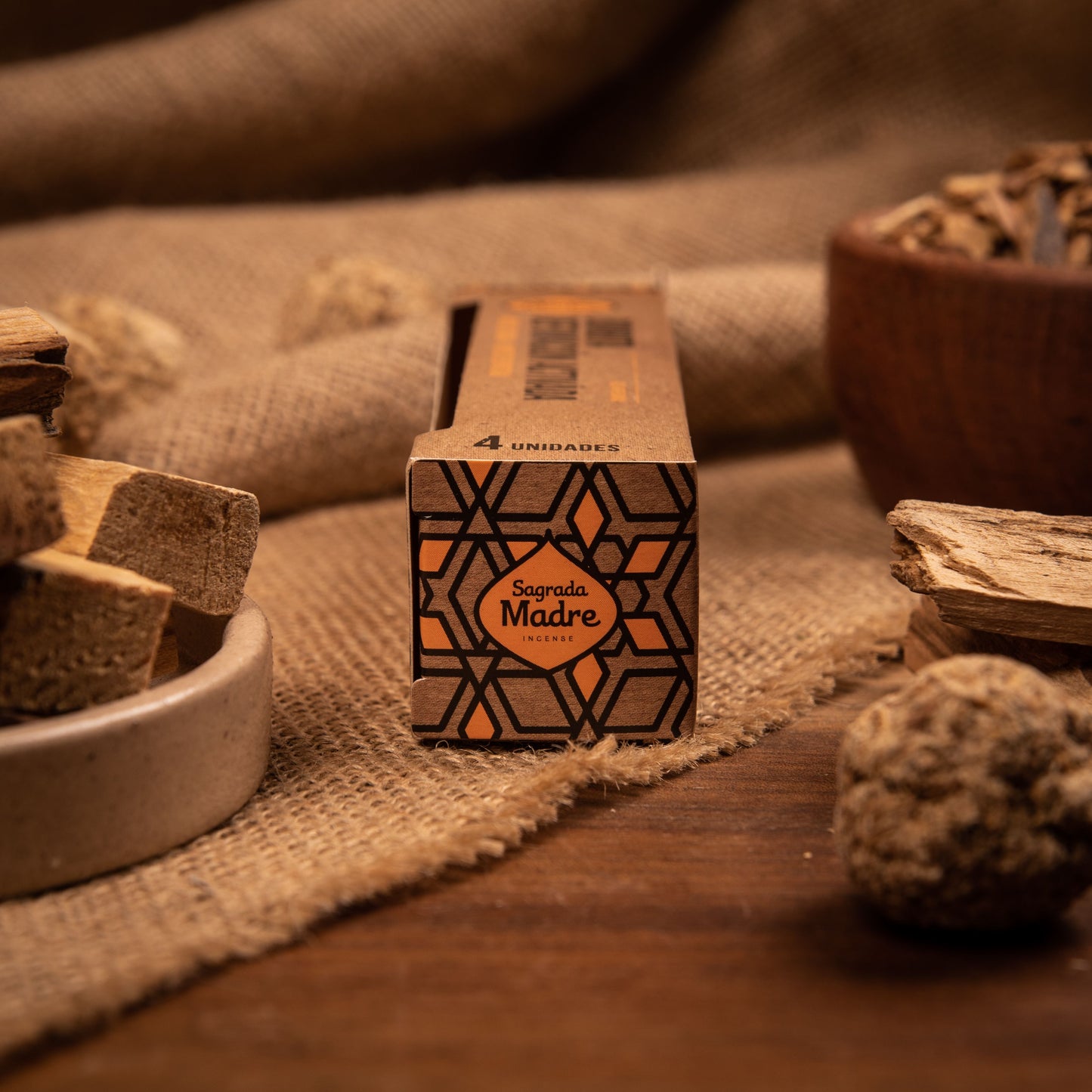 Caja de 4 Bombitas de Incienso Palo Santo