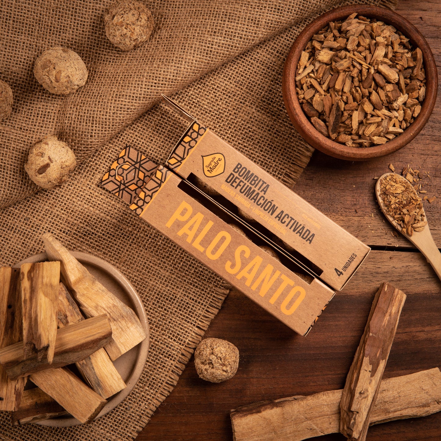 Caja de 4 Bombitas de Incienso Palo Santo