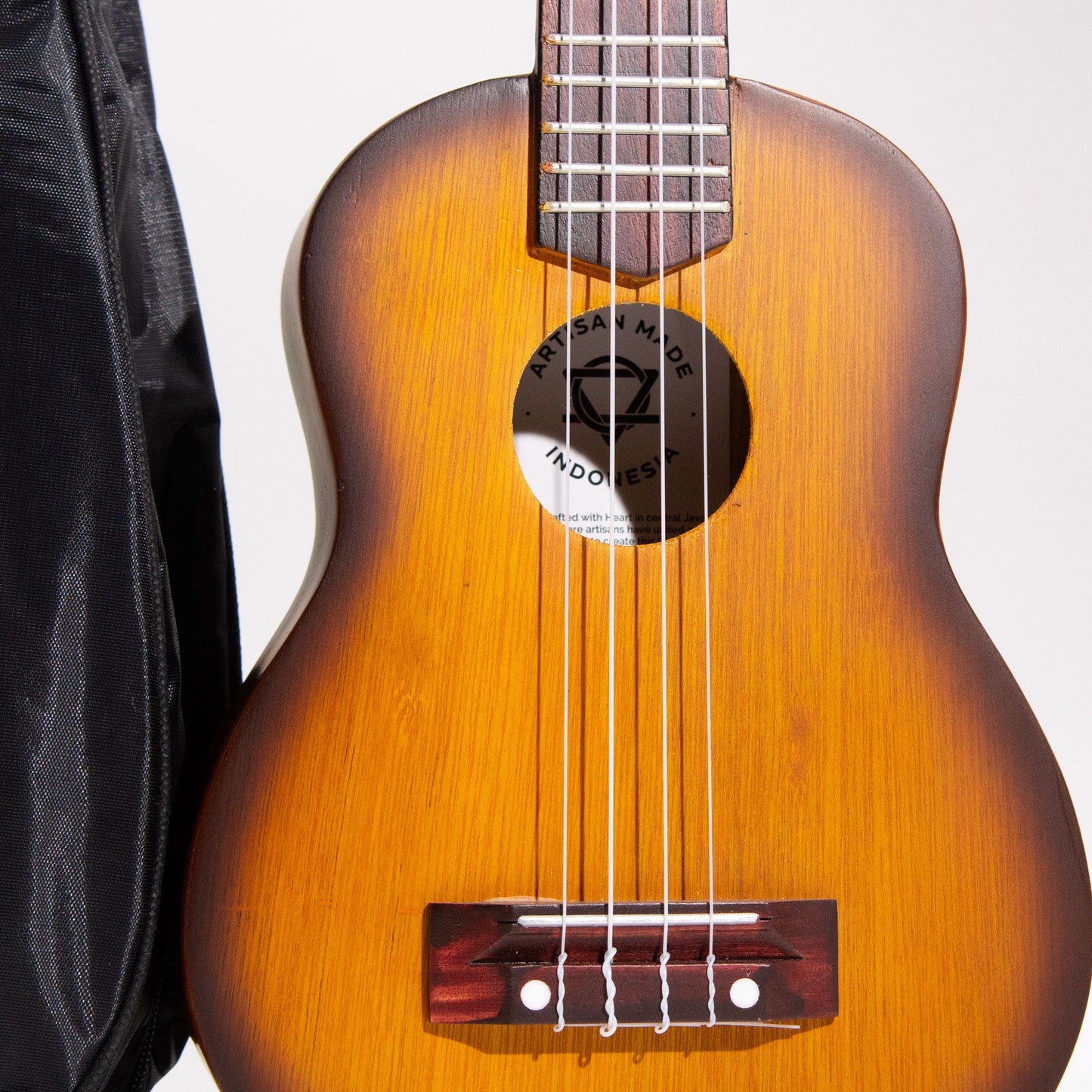 Ukelele Artesanal - Acabado Sunburst Naranja (4 Cuerdas)